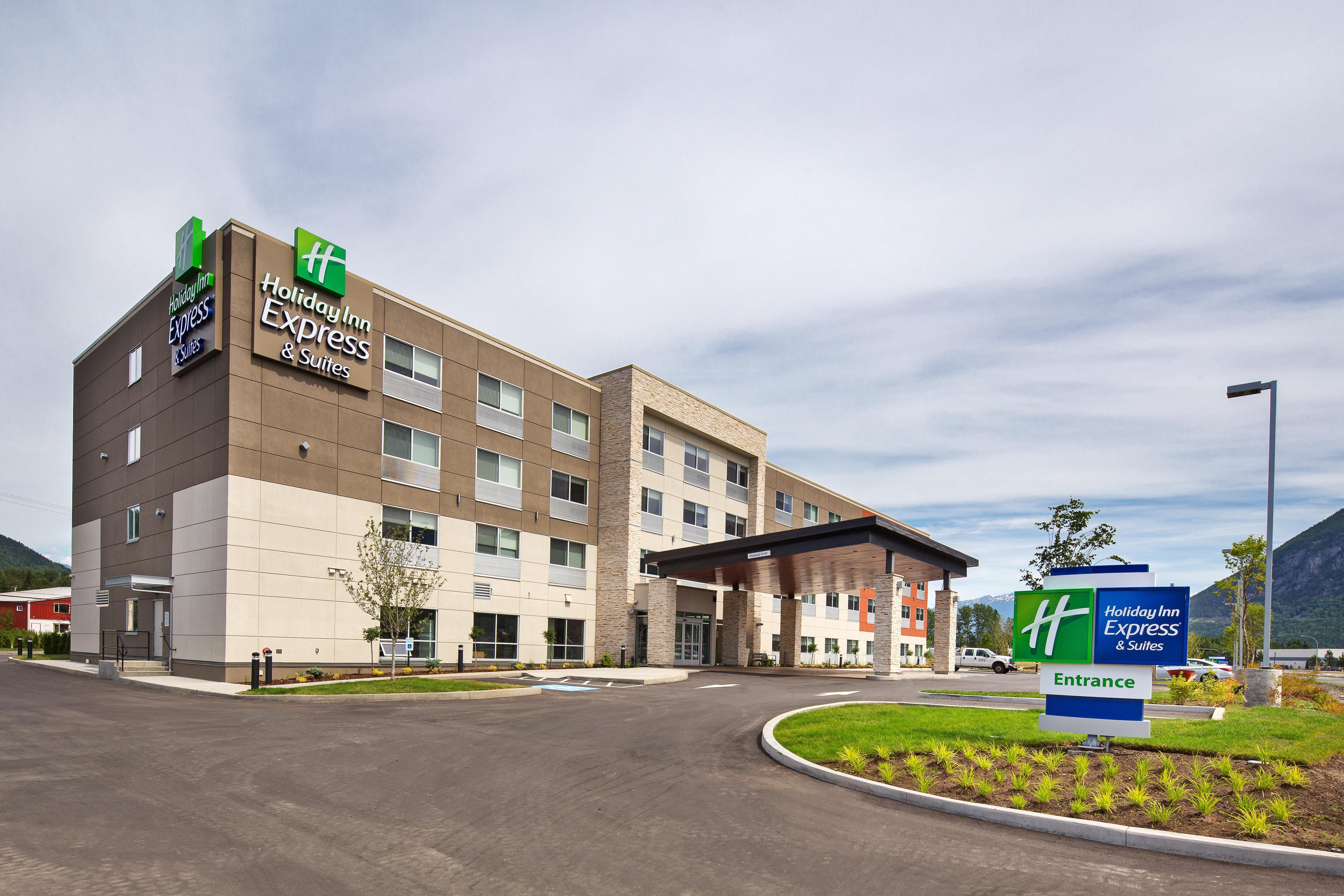 Holiday Inn Express & Suites Terrace, An Ihg Hotel Exterior photo